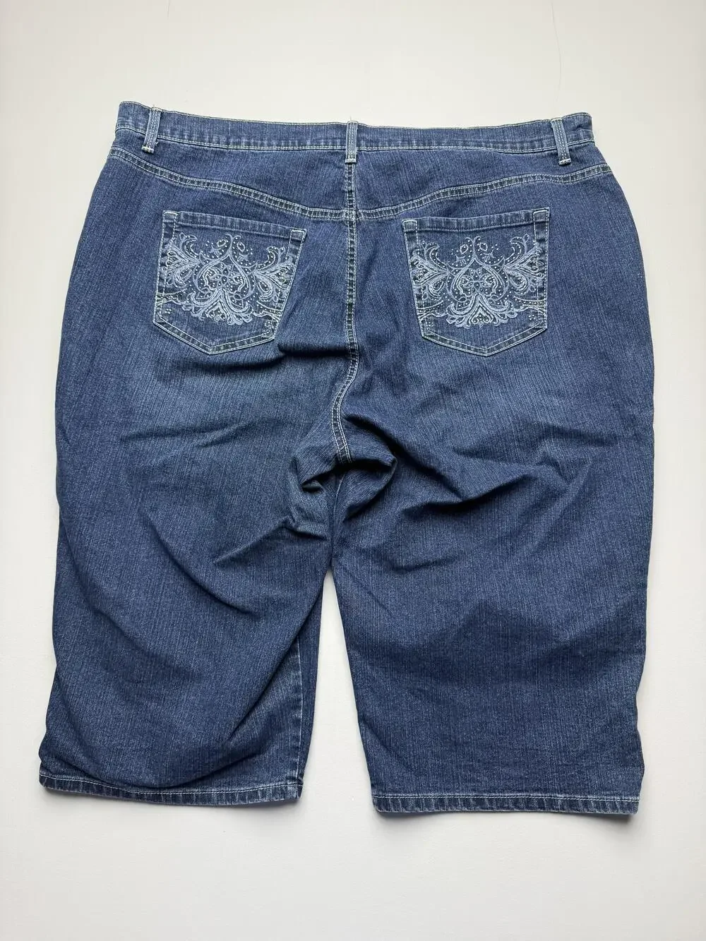 Gloria Vanderbilt Bermuda Shorts Womens 20W Denim Embroidered Long Amanda